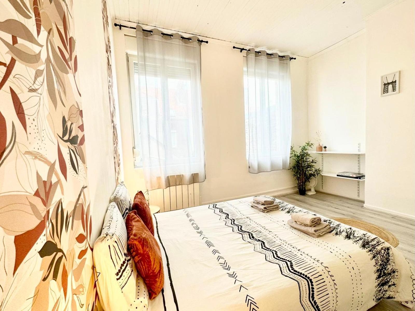 * The Gold Time * Appartement Confort * Centre-Ville กาเลส์ ภายนอก รูปภาพ